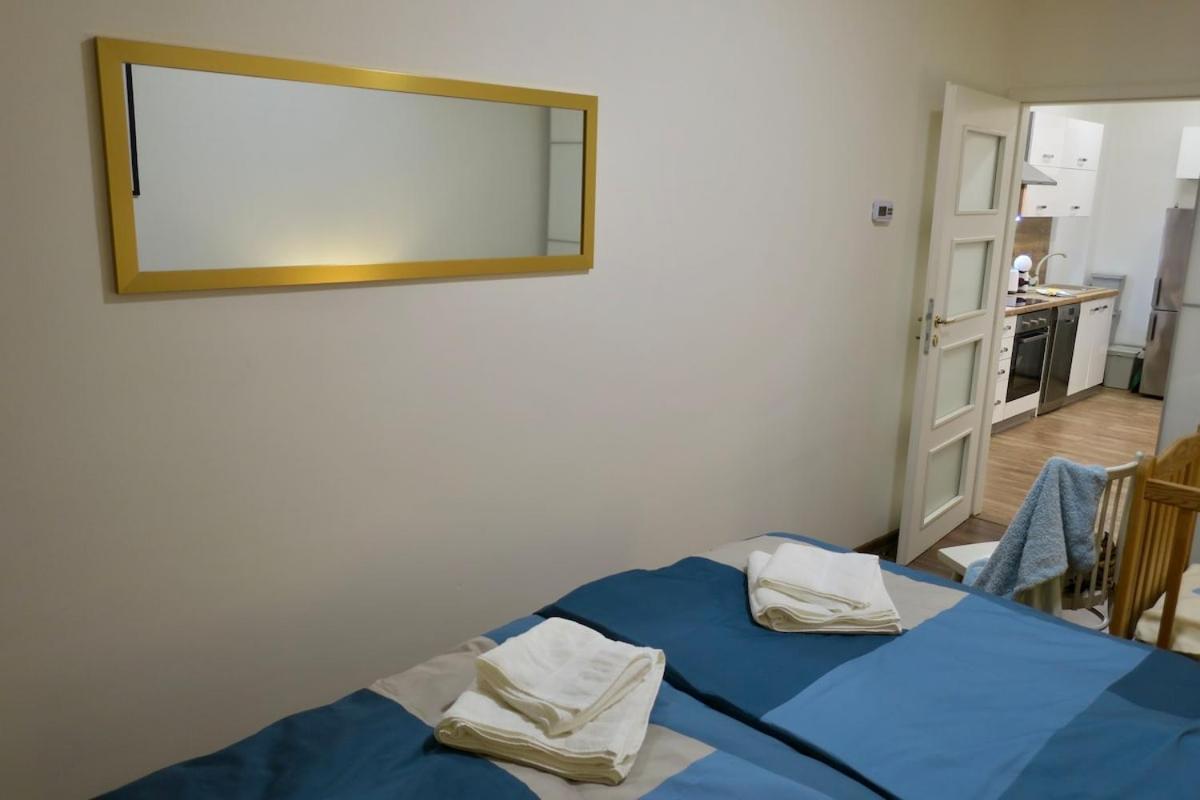 Charm Deco Near Old Town, All-friendly Apartment *